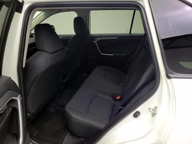 Photo of 2021 White Toyota RAV4