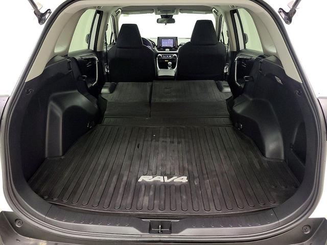 Photo of 2021 White Toyota RAV4