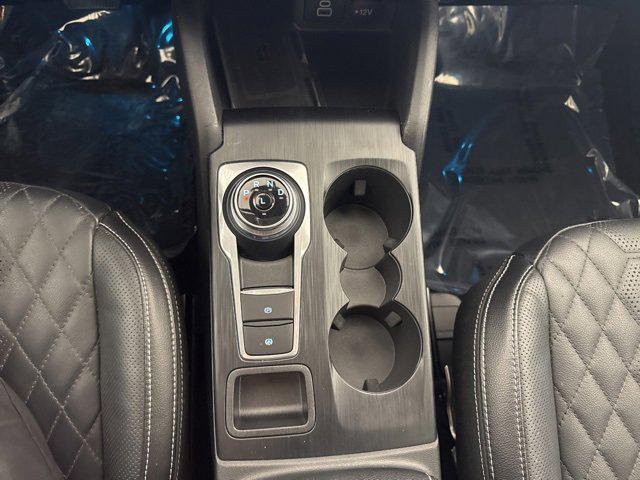Photo of 2024 Star White Metallic Tri-Coat Ford Escape
