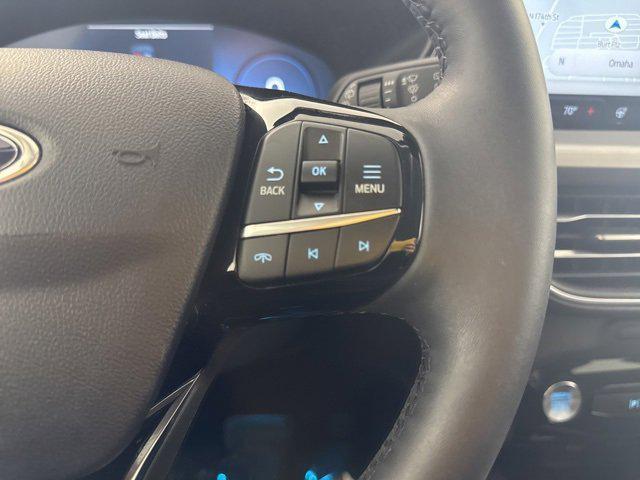 Photo of 2024 Star White Metallic Tri-Coat Ford Escape