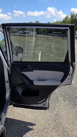 Photo of 2015 Ice Silver Metallic Subaru Forester
