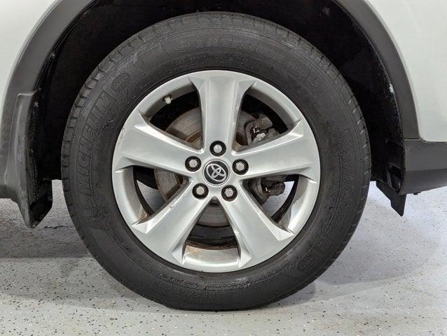 Photo of 2015 Classic Silver Metallic Toyota RAV4