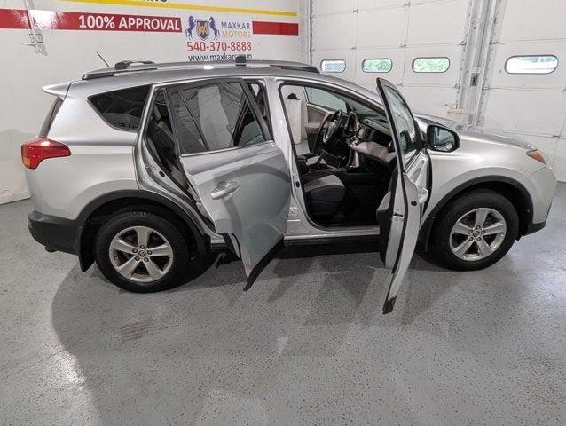 Photo of 2015 Classic Silver Metallic Toyota RAV4