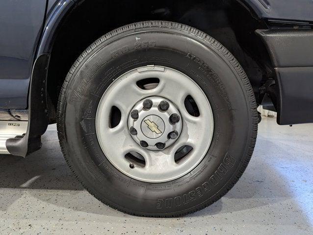 Photo of 2013 Dark Blue Metallic Chevrolet Express 3500