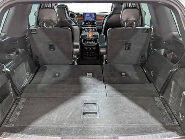 Photo of 2018 White Platinum Metallic Tri-Coat Lincoln Navigator