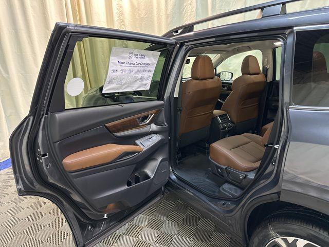 Photo of 2025 Magnetite Gray Metallic/Crystal Black Silica Subaru Ascent