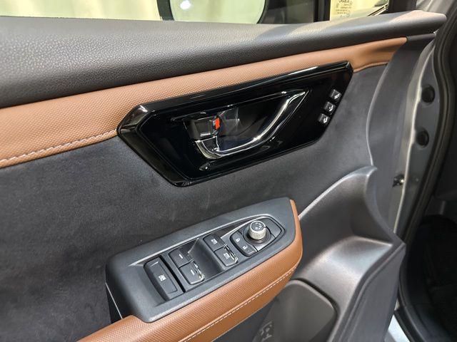 Photo of 2025 Ice Silver Metallic Subaru Forester Hybrid