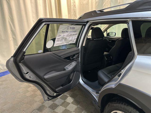 Photo of 2025 Ice Silver Metallic Subaru Outback