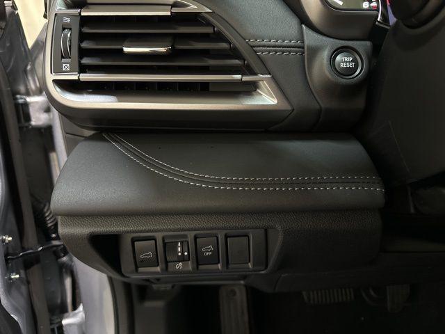 Photo of 2025 Ice Silver Metallic Subaru Outback