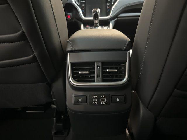 Photo of 2025 Ice Silver Metallic Subaru Outback