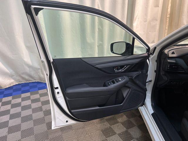 Photo of 2025 Crystal White Pearl Subaru Legacy