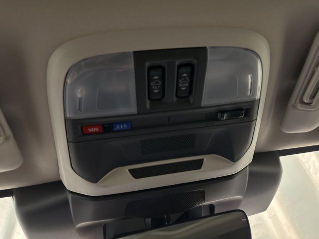 Photo of 2025 Crystal White Pearl Subaru Crosstrek