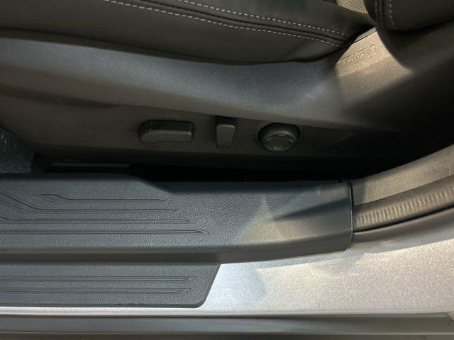 Photo of 2025 Ice Silver Metallic Subaru Outback