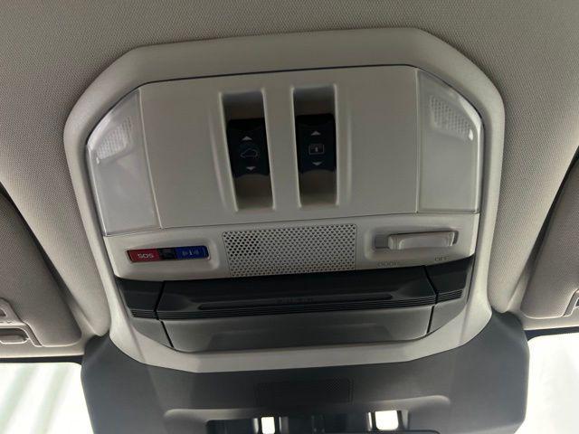 Photo of 2025 Crystal White Pearl Subaru Ascent