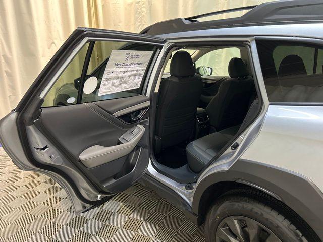 Photo of 2025 Ice Silver Metallic Subaru Outback
