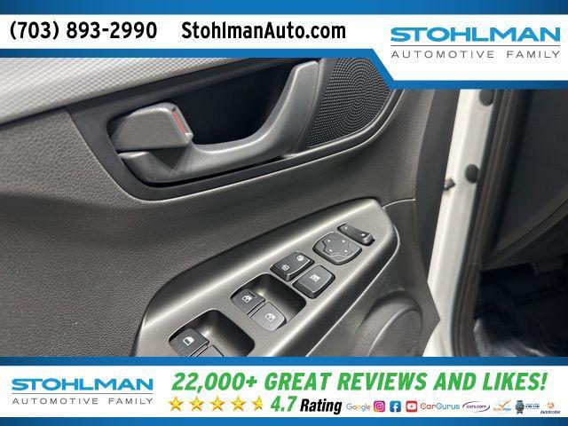 Photo of 2020 Chalk White Hyundai KONA