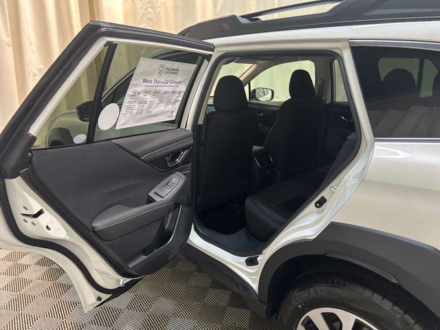 Photo of 2025 Crystal White Pearl Subaru Outback
