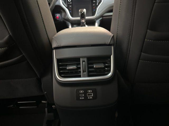 Photo of 2024 Ice Silver Metallic Subaru Outback