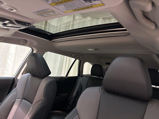 Photo of 2024 Ice Silver Metallic Subaru Outback