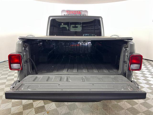Photo of 2020 Sting-Gray Clearcoat Jeep Gladiator
