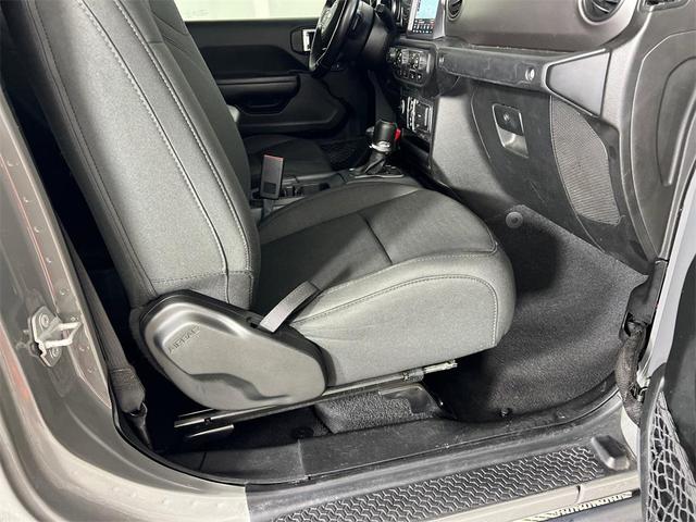 Photo of 2020 Sting-Gray Clearcoat Jeep Gladiator