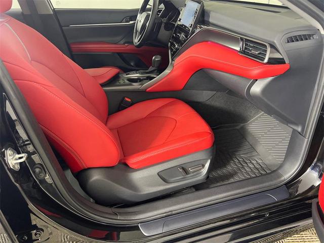 Photo of 2024 Midnight Black Metallic Toyota Camry