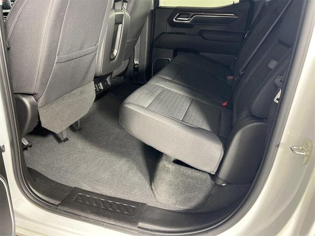 Photo of 2023 Summit White GMC Sierra 1500