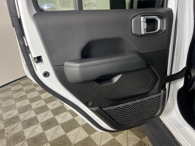 Photo of 2021 Bright White Clearcoat Jeep Wrangler Unlimited