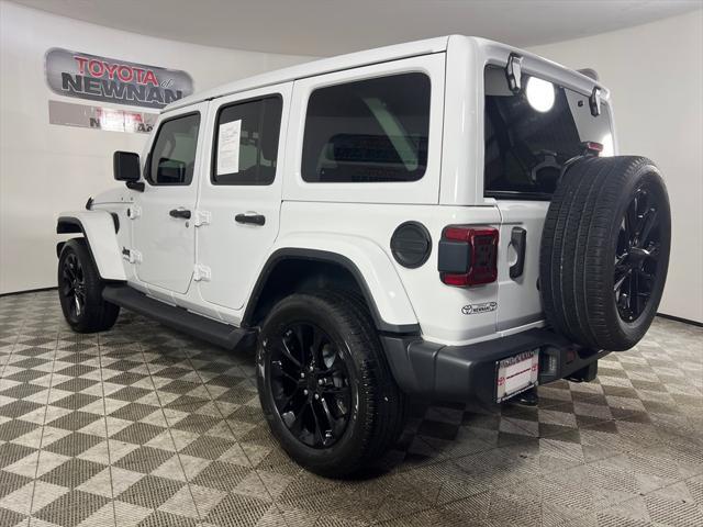 Photo of 2021 Bright White Clearcoat Jeep Wrangler Unlimited