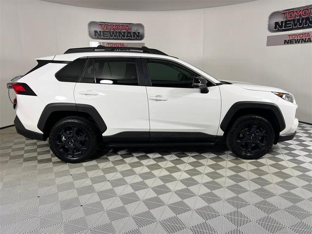 Photo of 2020 Super White Toyota RAV4