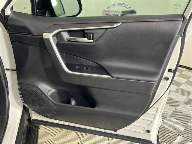 Photo of 2020 Super White Toyota RAV4