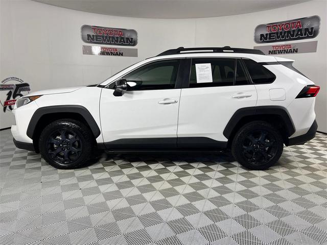 Photo of 2020 Super White Toyota RAV4
