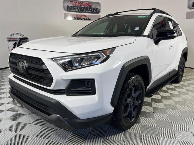 Photo of 2020 Super White Toyota RAV4