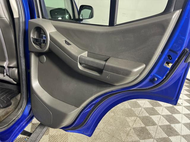 Photo of 2015 Metallic Blue Nissan Xterra