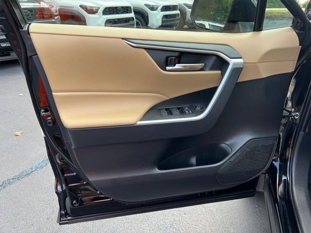 Photo of 2025 Midnight Black Metallic Toyota RAV4