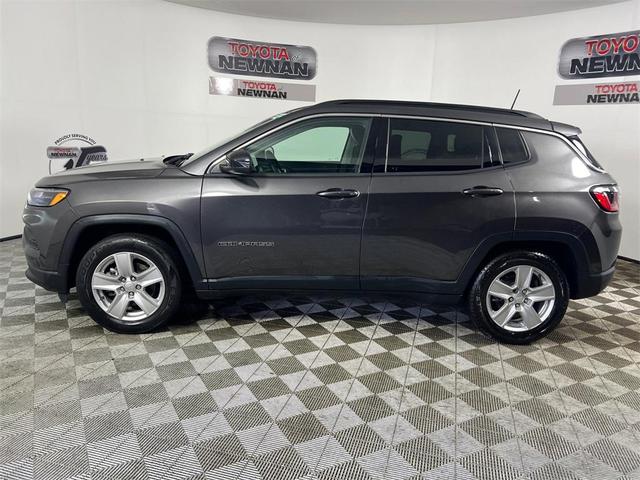 Photo of 2022 Granite Crystal Metallic Clearcoat Jeep Compass