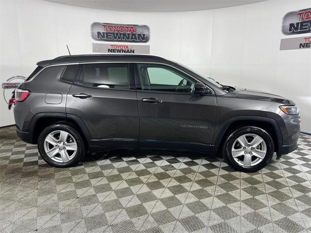 Photo of 2022 Granite Crystal Metallic Clearcoat Jeep Compass