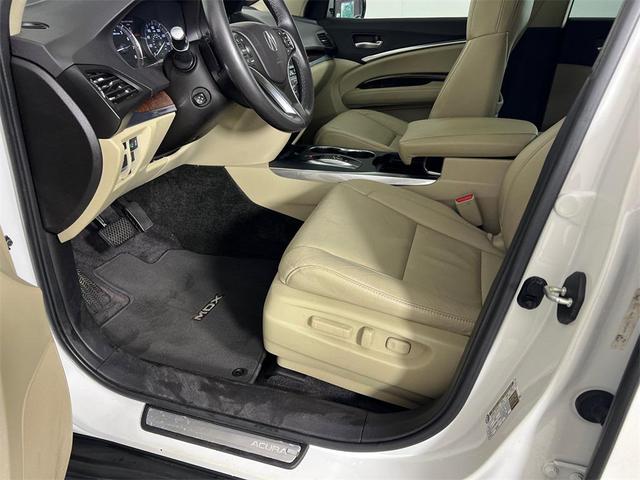 Photo of 2018 White Diamond Pearl Acura MDX
