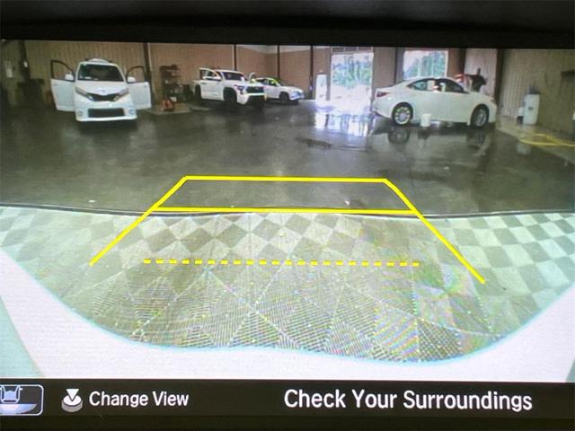 Photo of 2018 White Diamond Pearl Acura MDX