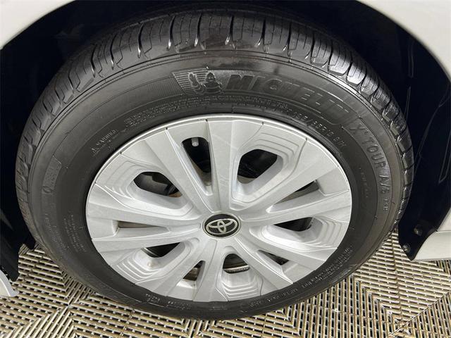 Photo of 2019 Classic Silver Metallic Toyota Prius