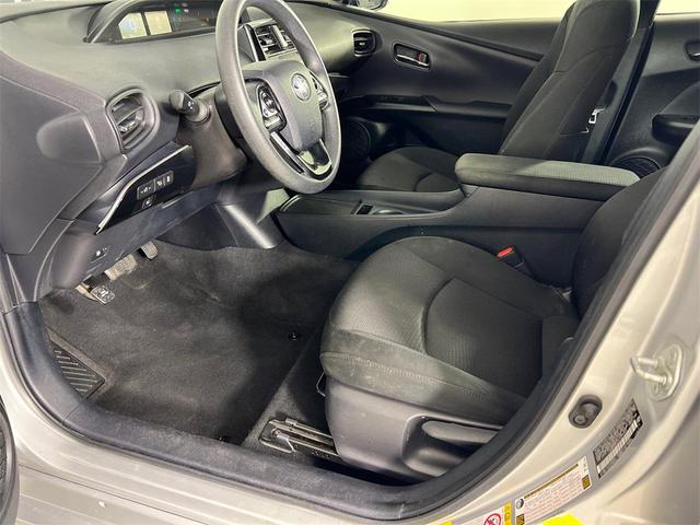 Photo of 2019 Classic Silver Metallic Toyota Prius