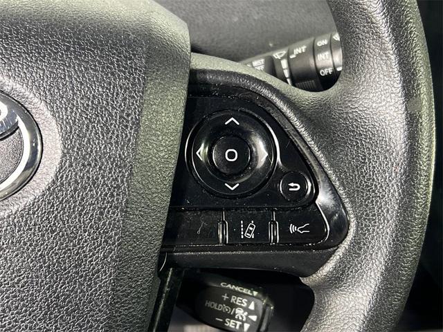 Photo of 2019 Classic Silver Metallic Toyota Prius