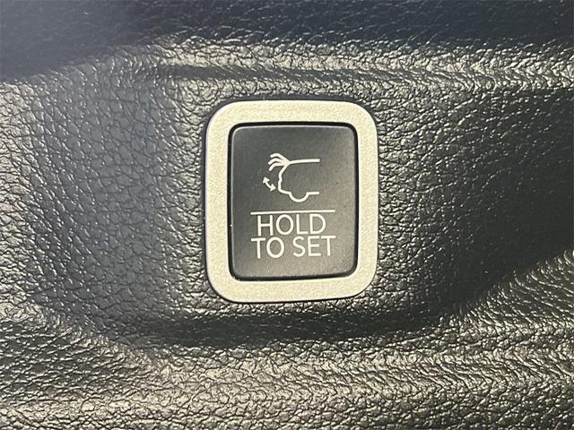 Photo of 2021 Baltic Gray Metallic Clearcoat Jeep Grand Cherokee L