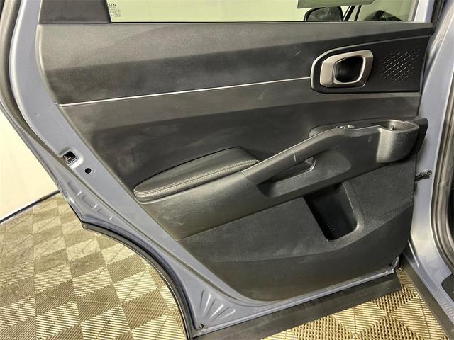 Photo of 2024 Everlasting Silver Kia Sorento