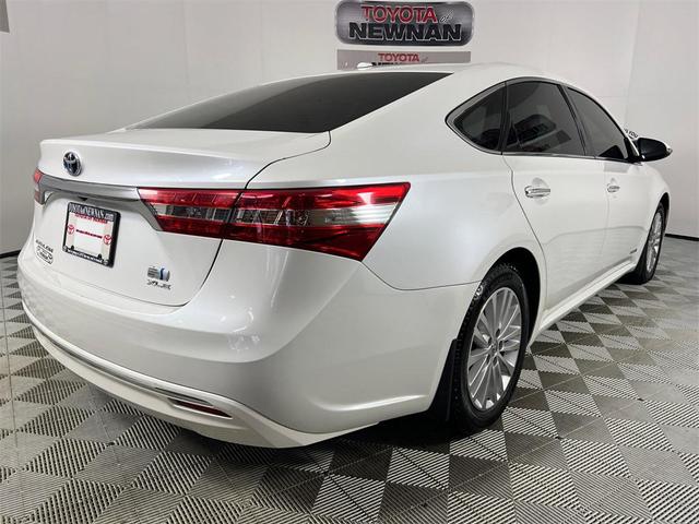 Photo of 2014 Blizzard Pearl Toyota Avalon Hybrid