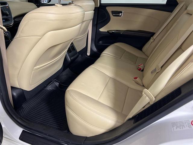 Photo of 2014 Blizzard Pearl Toyota Avalon Hybrid