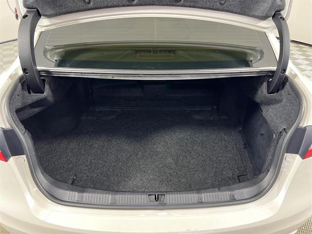 Photo of 2014 Blizzard Pearl Toyota Avalon Hybrid