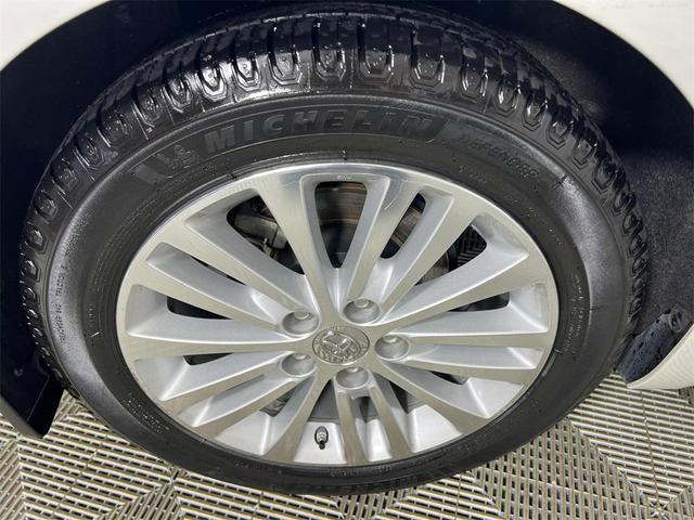Photo of 2014 Blizzard Pearl Toyota Avalon Hybrid