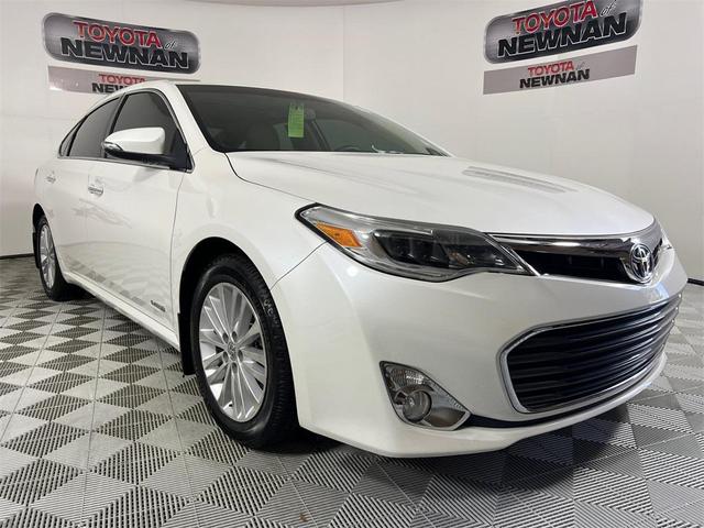 Photo of 2014 Blizzard Pearl Toyota Avalon Hybrid