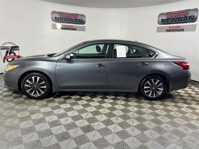 Photo of 2016 Grey Nissan Altima